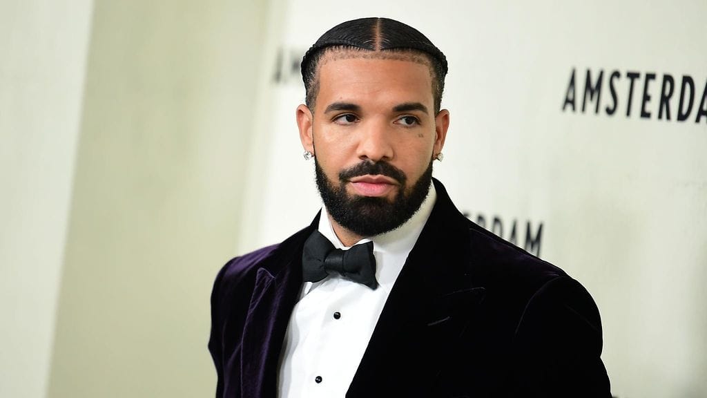 Drake tunnetaan innokkaana, mutta epäonnisena vedonlyöjänä.