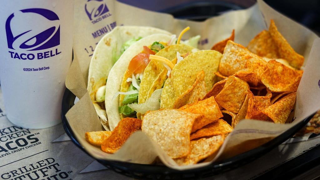 Jättimäinen tautiepidemia on linkitetty Taco Bell -ketjun jäävuorisalaattiin Yhdysvalloissa.