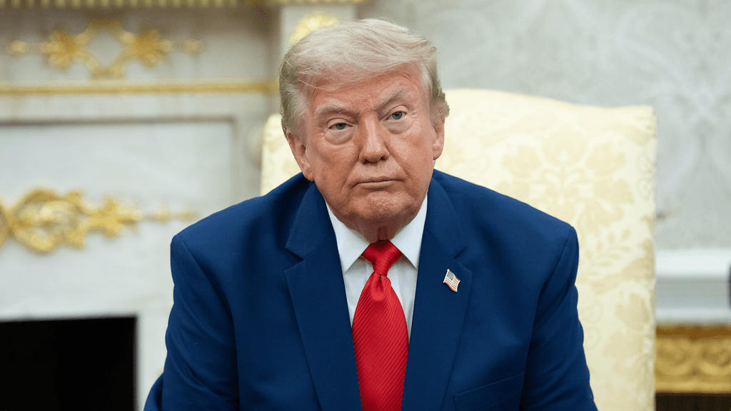 Donald Trump patistaa Irania neuvottelupöytään tai muuten Yhdysvallat iskee Iranin siltoihin ja voimalaitoksiin.