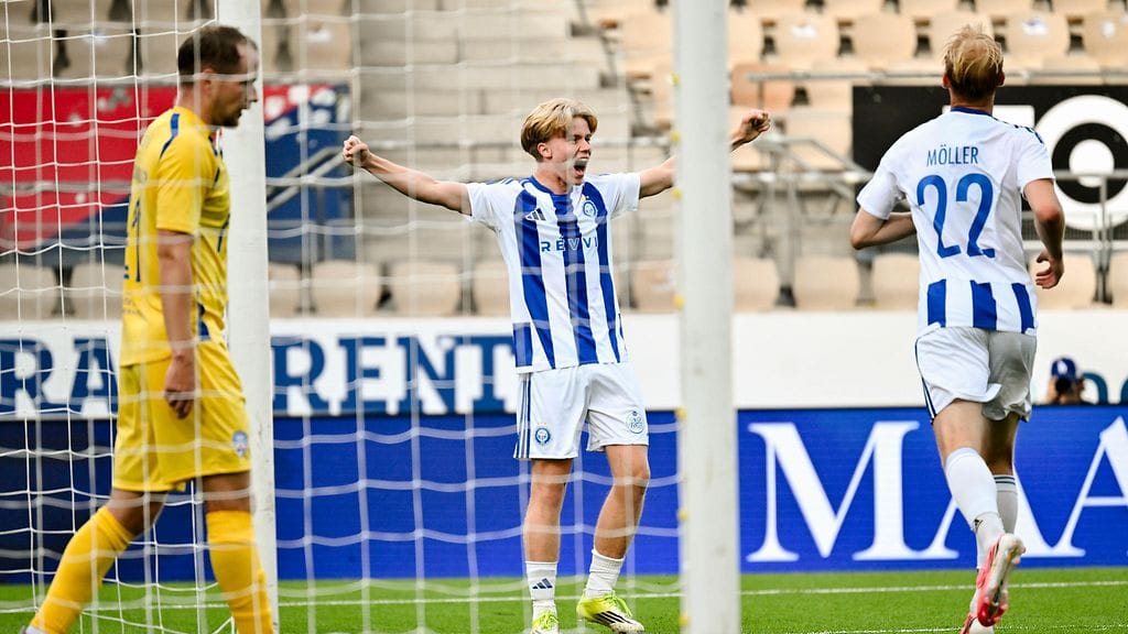 HJK:n nuoret vesat Pyry Mentu ja Liam Möller tarjosivat torstai-illassa viihdettä.