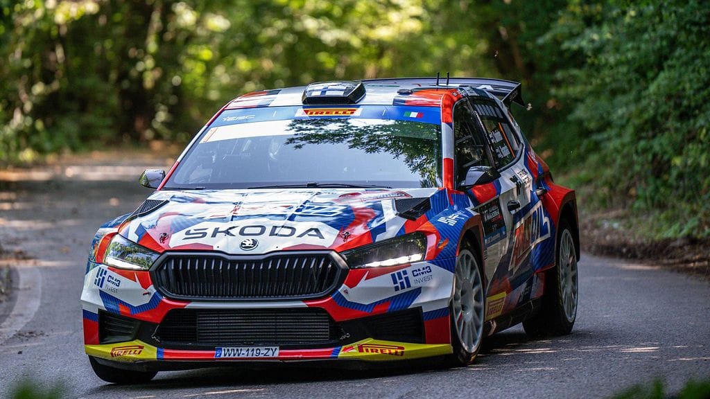 Teemu Suninen ja Antti Haapala ajavat EM-sarjaa Skodalla.