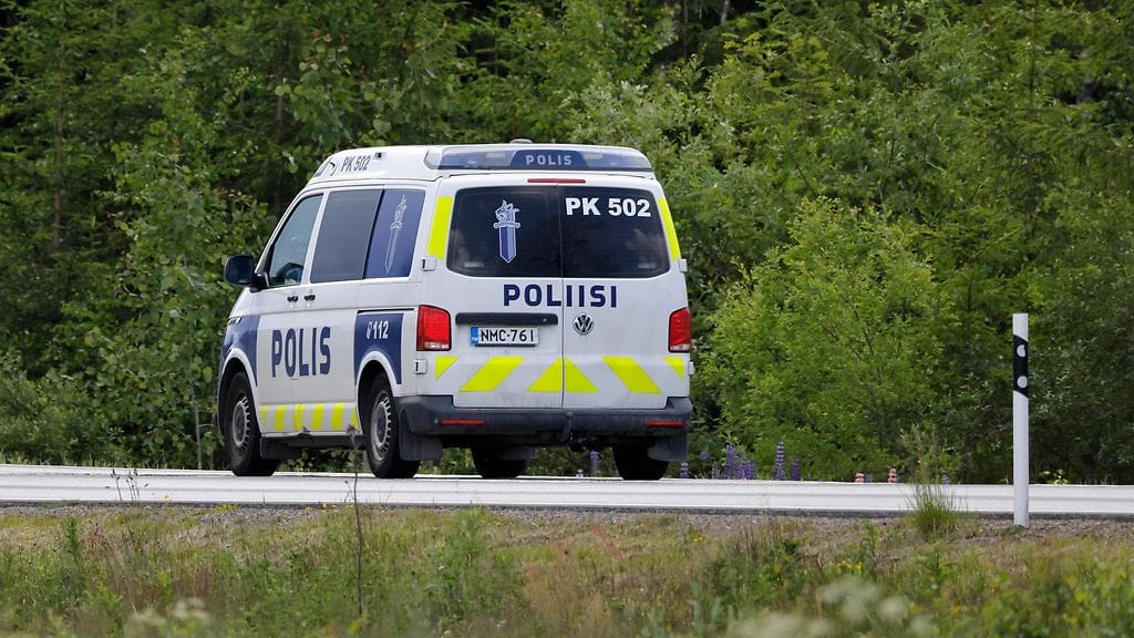 Poliisi kaipaa vihjeitä sekä Rantasalmen K-Market Hummerin että Savonlinnan K-Market Hernemäen ryöstäjästä tai ryöstäjistä. Kuvituskuva.
