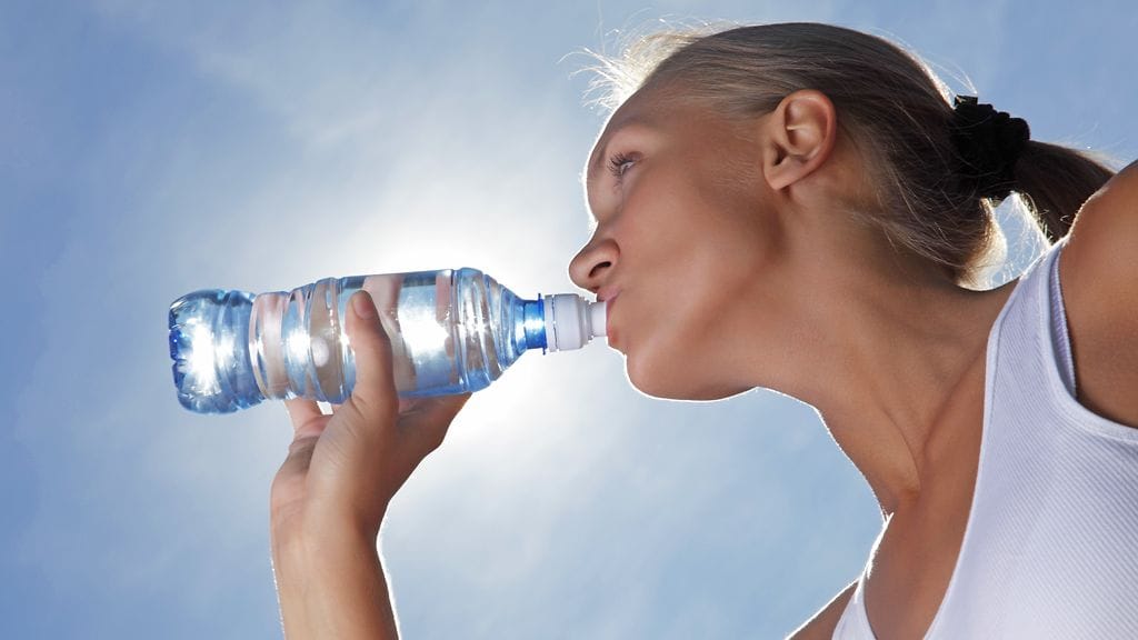 Veden lisäksi keho kaipaa kuumalla myös suoloja.