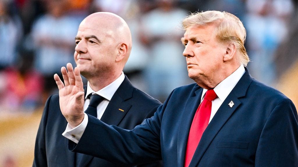 Gianni Infantinon (vas.) ja Donald Trumpin on tiedetty olleen hyvissä väleissä.
