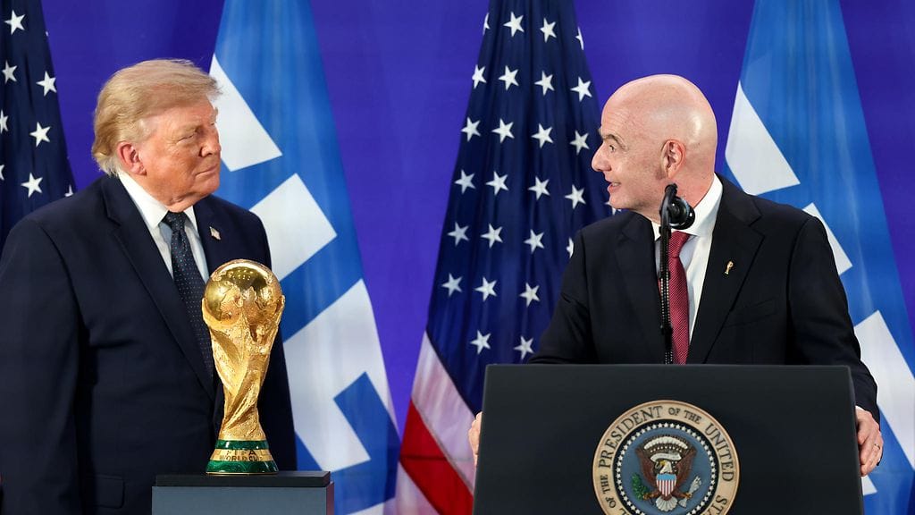 Donald Trump ei ole enää lähteiden mukaan vastannut Gianni Infantinon puheluihin.