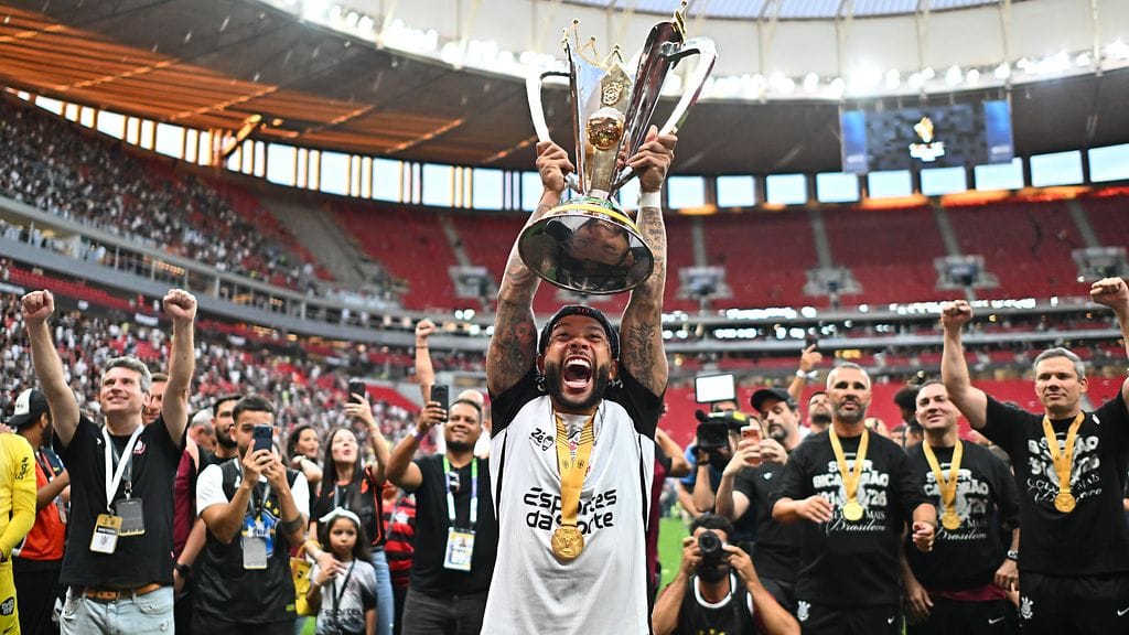 Memphis Depay esitti Corinthiansille huiman vaatimuslistan jatkosopimustaan varten.