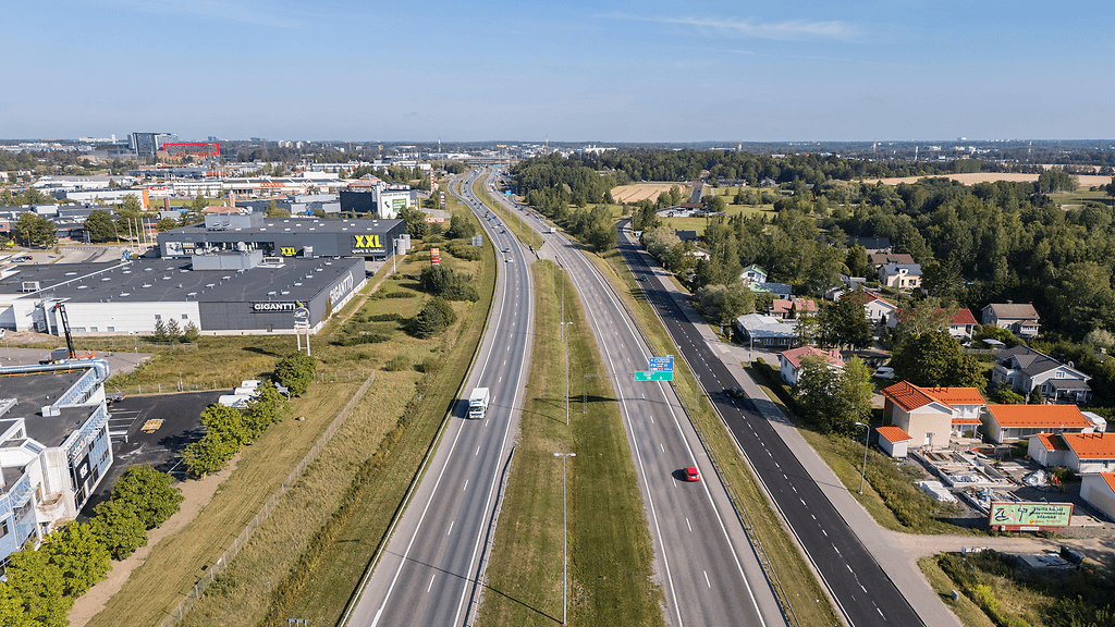 Kuvituskuvaa Vantaasta. Kuvassa Tuusulanväylä.