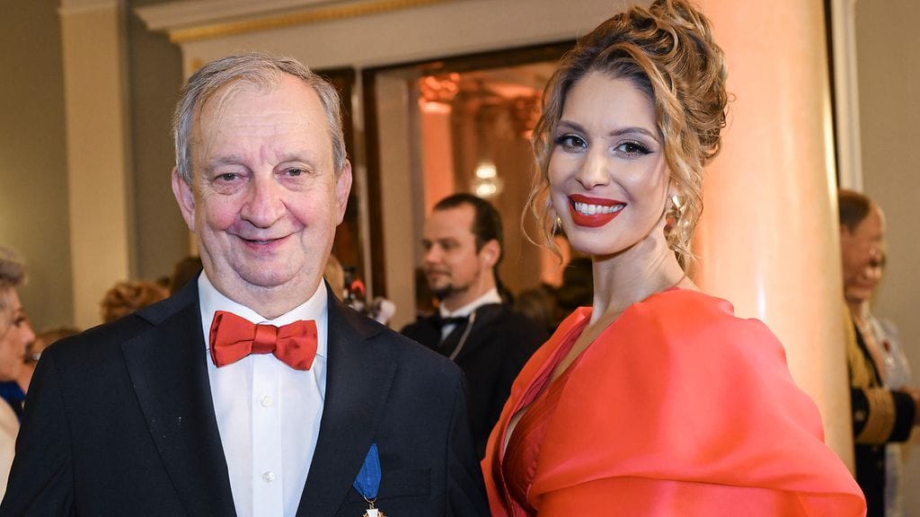 Hjallis Harkimo ja Jasmine Pajari Linnan juhlissa vuonna 2025.