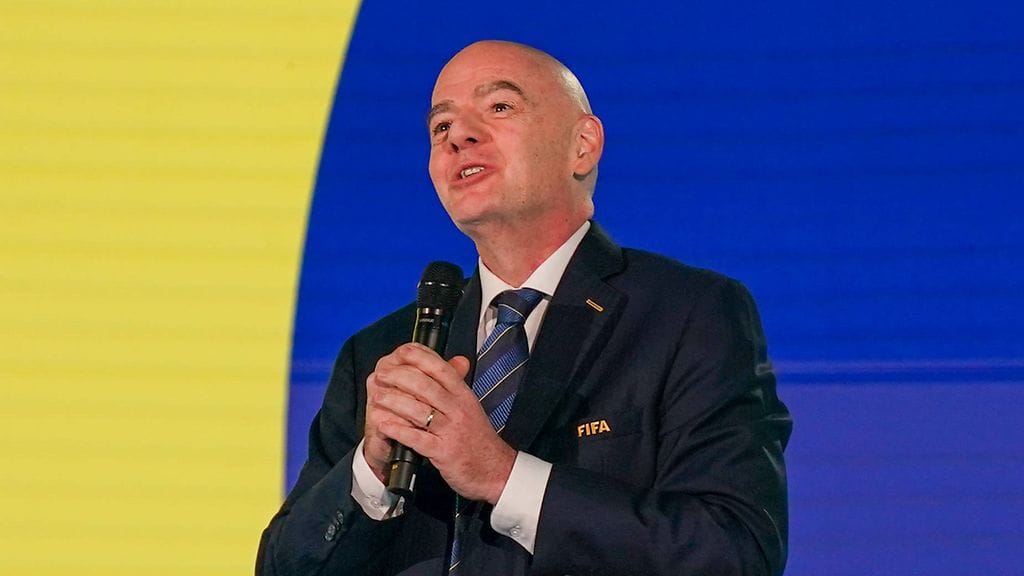 Afrikan jalkapalloliitto CAF ilmoitti tukevansa Fifan puheenjohtajaa Gianni Infantinoa.