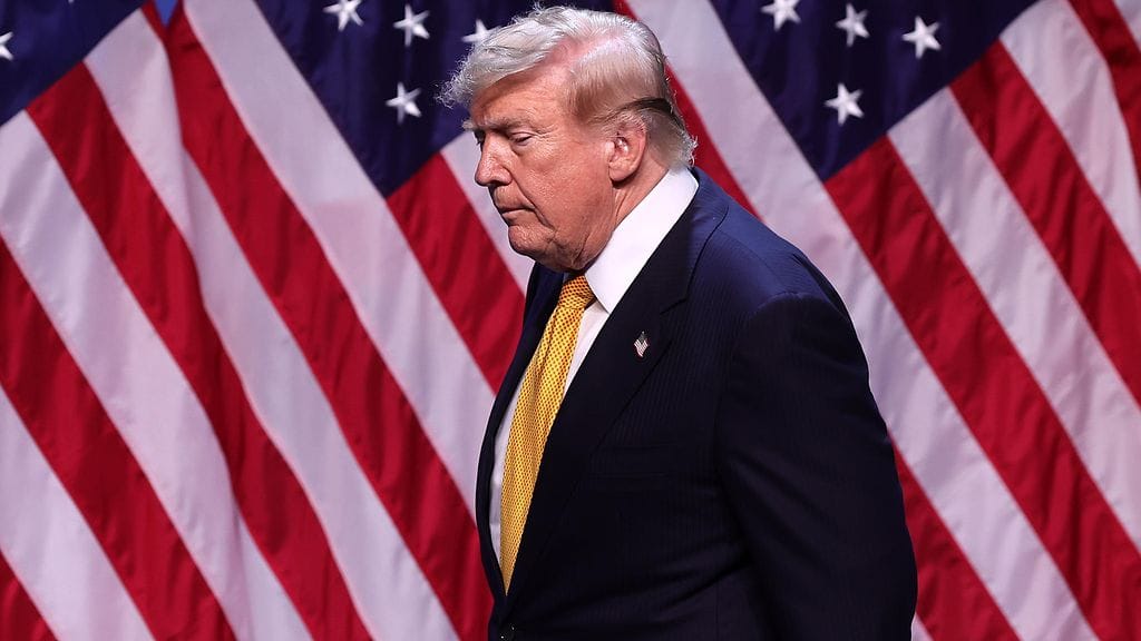 Yhdysvaltalaismedioiden mukaan presidentti Donald Trump poistui viime kuussa Turkin Nato-kokouksesta salaa sotilaskoneella.