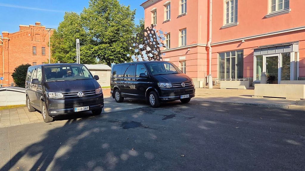 Käräjäoikeuden autot