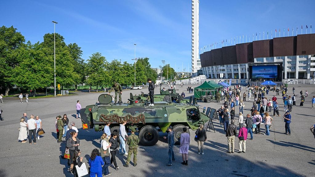 LK Sotilasvala Olympiastadion 10 130826