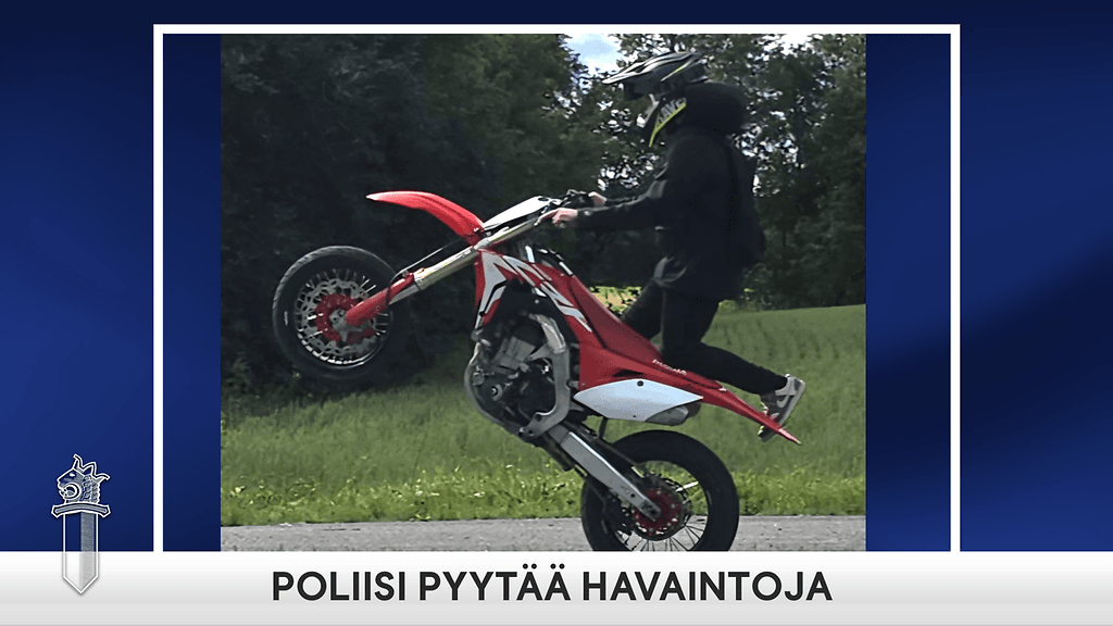Kuljettaja kaasutti poliisia karkuun Honda CRF -merkkisellä kulkuvälineellä, joka todennäköisesti luokitellaan moottoripyöräksi torstaina 13. elokuuta Pedersöressä.