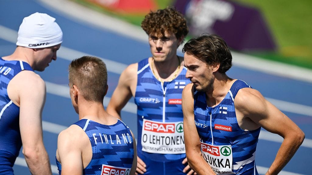Suomen viestijoukkueen alkuerät 4x100 metrin viestissä meni pieleen.