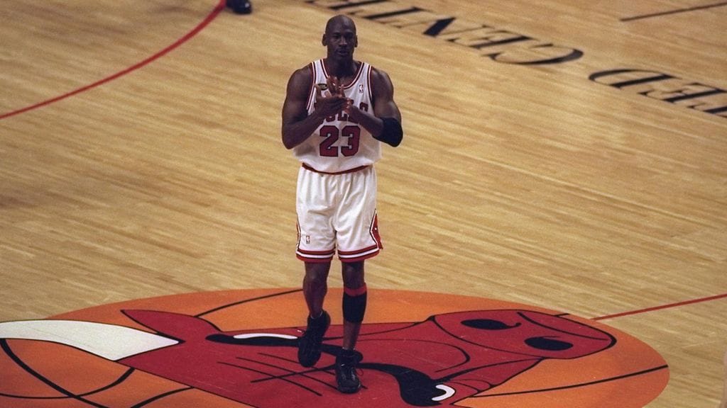 Tämä Michael Jordanin 28 vuotta sitten käyttämä pelipaita tulee huutokaupattavaksi.