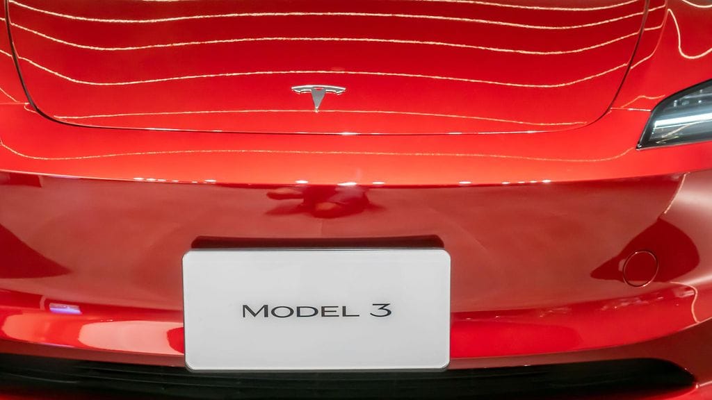 Kuvituskuva. Tesla Model 3 -auto.