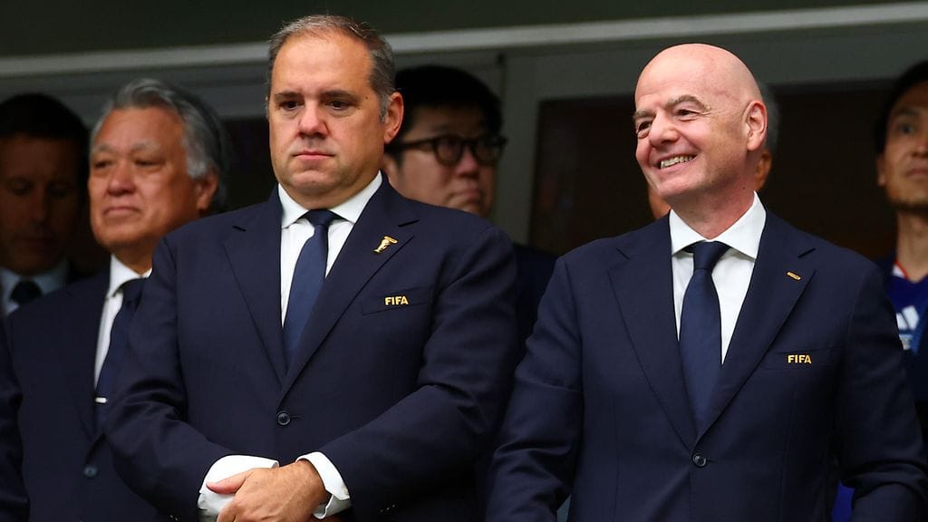 Victor Montagliani (vas.) on esittänyt napakan pyynnön Gianni Infantinolle.