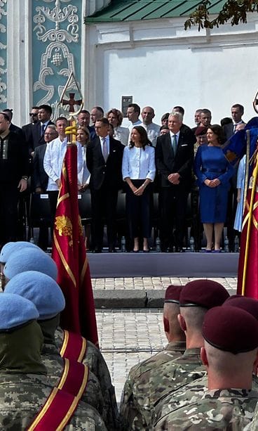 Ukrainassa vietetään tänään itsenäisyyspäivää. Presidentti Alexander Stubb ja useat muut Euroopan johtajat osallistuvat juhlallisuuksiin paikan päällä Kiovassa.