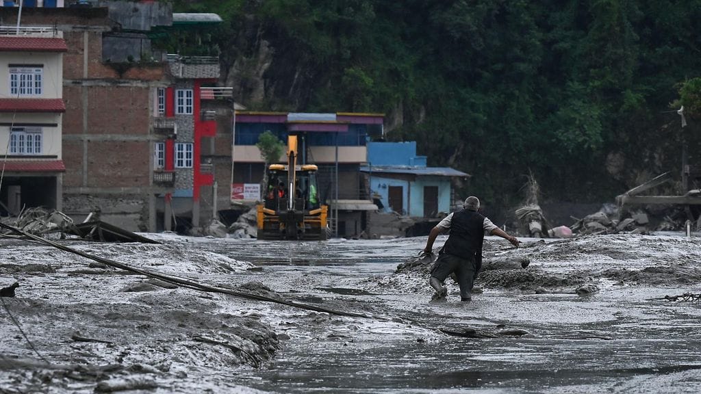 LK 27.8.26 nepal tulva (2)