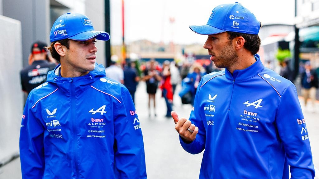 Franco Colapinto (vas.) ajaa Alpinella Pierre Gaslyn (oik.) kanssa myös ensi F1-kaudella.
