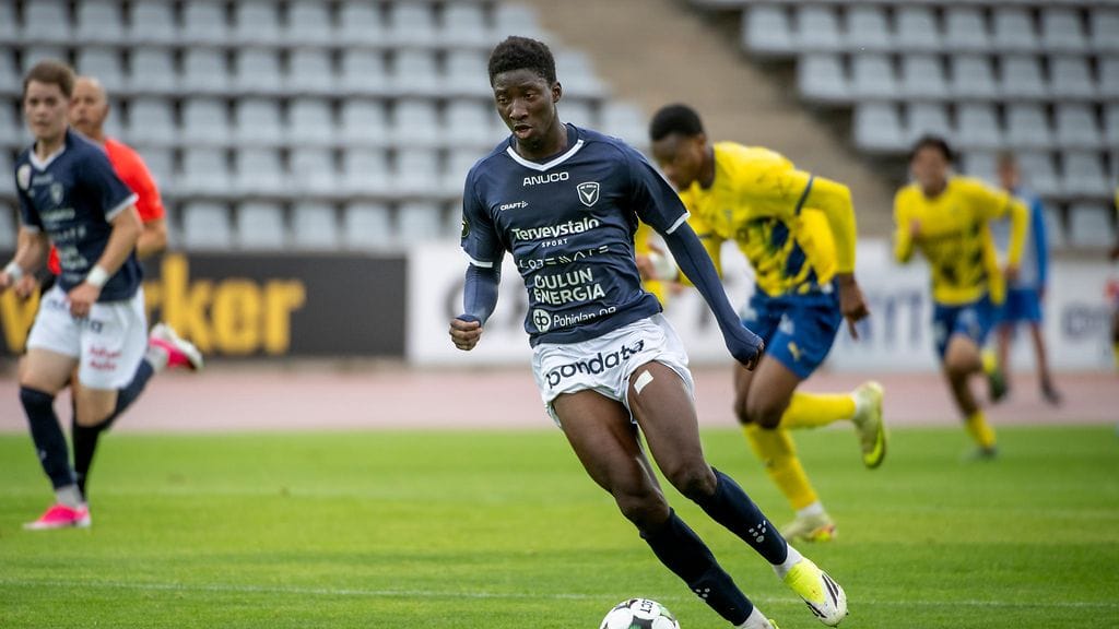 Abdoulaye Kone siirtyy MTV Urheilun tietojen mukaan Belgian pääsarjassa pelaavan Westerlon miehistöön.