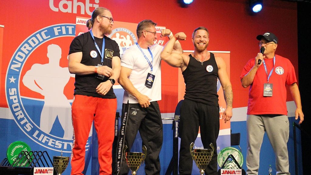 Jere Tiihonen ja 90 kg hauismitalistit