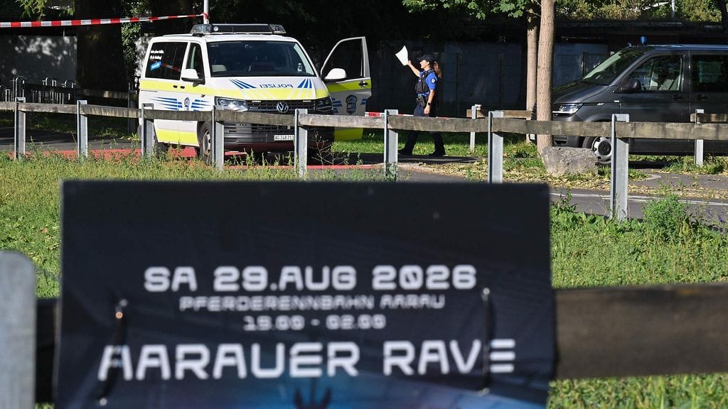 Poliiseja Aaraussa 30. elokuuta.
