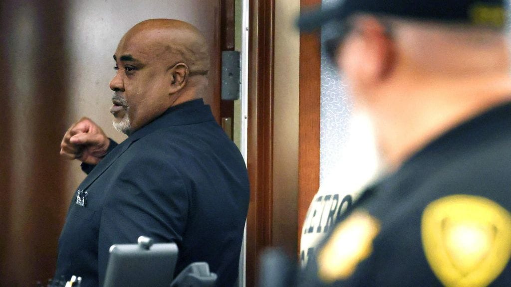 LK 1.9.26 tupac shakur duane davis
