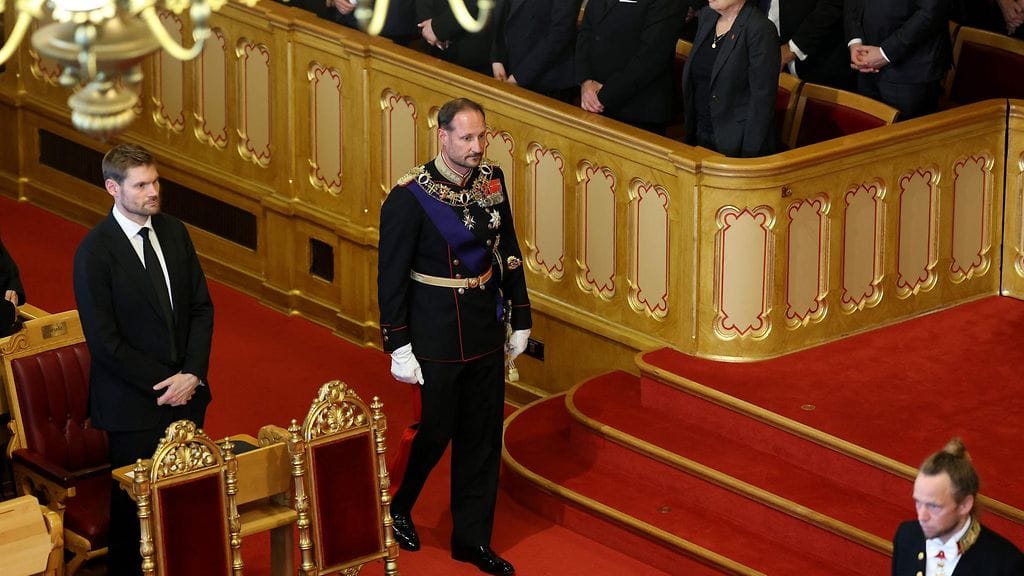 LK Kuningas Haakon 010926