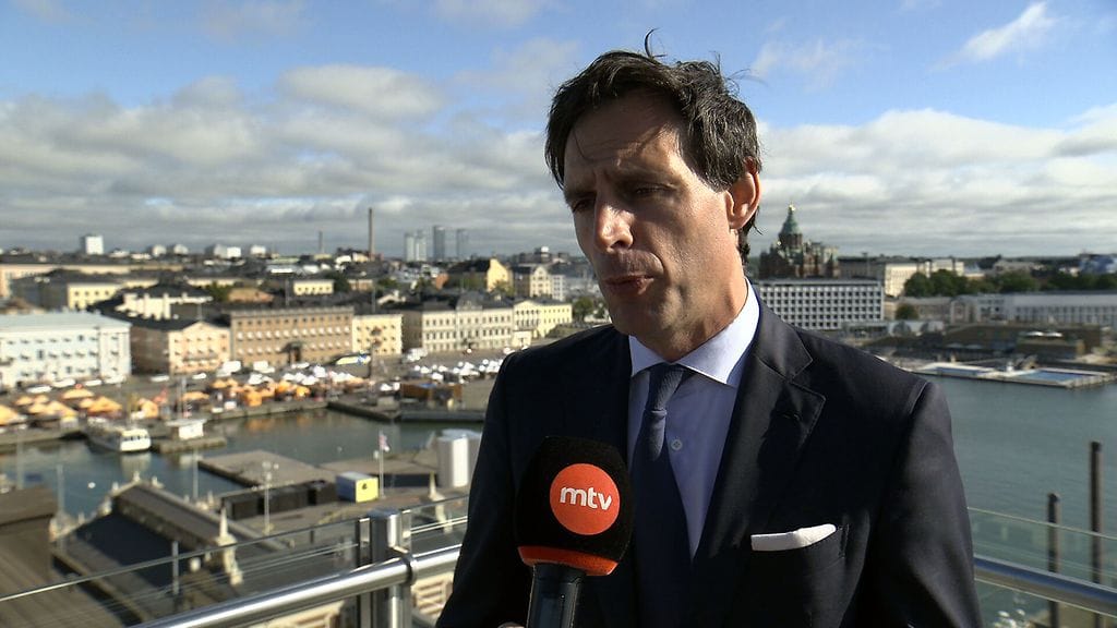 – Olemme hyvin dramaattisessa tilanteessa. Meillä on kiire ja on lisättävä vauhtia. Ei ole vaihtoehtoa sille, että jatkamme ilmastotoimia ja linkitämme sen kilpailukykyymme ja strategiseen itsenäisyyteen, ilmastokomissaari Wopke Hoekstra sanoo MTV Uutisten haastattelussa.