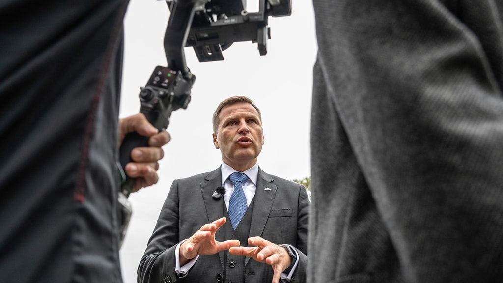 Keskustaoikeistolaisen reformipuolueen Hanno Pevkur aloitti puolustusministerinä vuonna 2022.