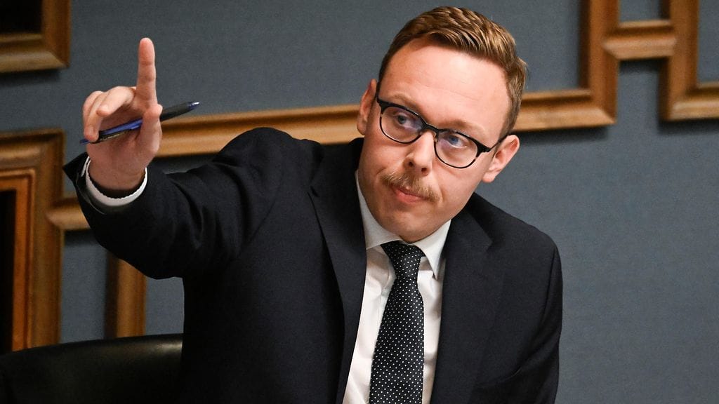 Työministeri Matias Marttinen on huolissaan pienyrittäjistä.