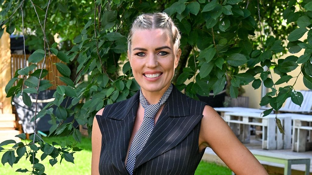 Saana Akiola on avioitunut.