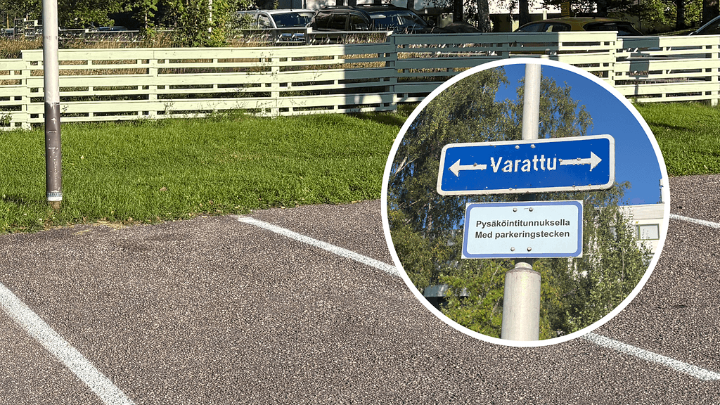 Varattu-kyltti ei estänyt autoilijaa pysäköimästä ruutuun Keravalla. Kuvan kyltti espoolaiselta parkkipaikalta.