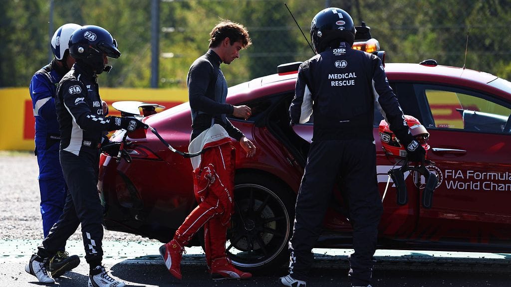 Charles Leclerc meni kolarinsa jälkeen lääkärin pakeille.
