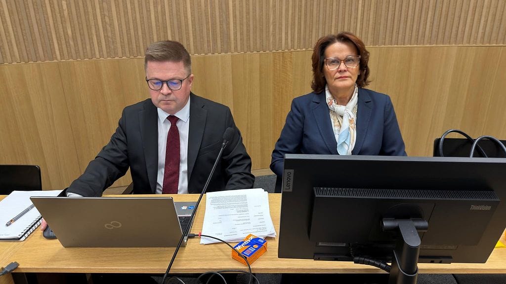 Päivi Laajala vastaa virkarikossyytteeseen Oulun käräjäoikeudessa.