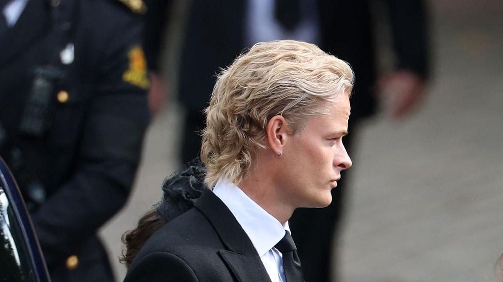 Marius Borg Høiby nähtiin keskiviikkona 9. syyskuuta Norjan kuningas Haraldin hautajaisissa.