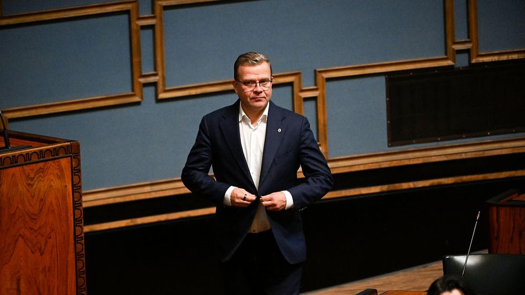 Pääministeri Petteri Orpon (kok.) mukaan hallitus aikoo keskustella mahdollisista toimista polttoaineiden korkeiden hintojen vuoksi.