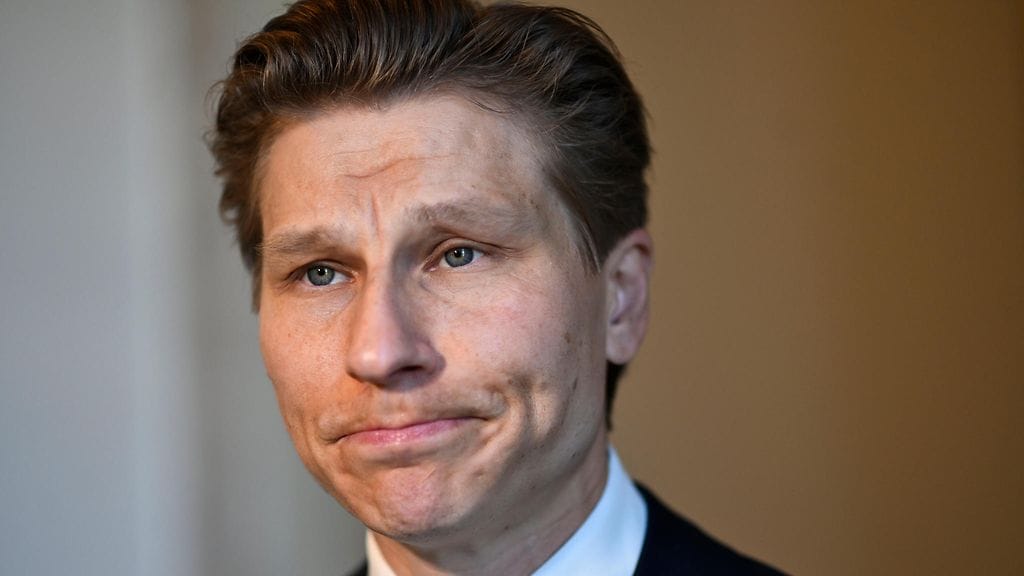 Puolustusministeri Antti Häkkänen (kok.).