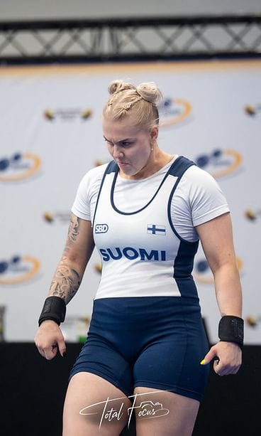ROOSA VALKOLA 1