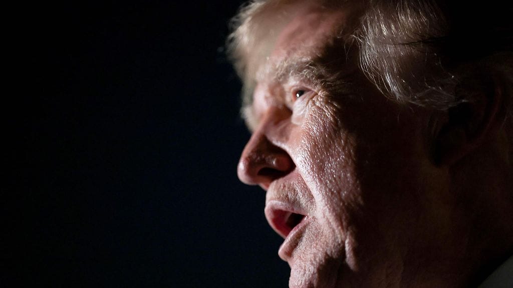 Donald Trump ei halua hidastaa tekoälyn kehitystä.
