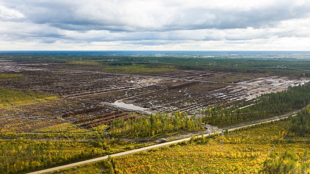 Dronekuvaa Muhoksen datakeskuksen alueelta Leppiniemellä Muhoksella 11. syyskuuta 2026.