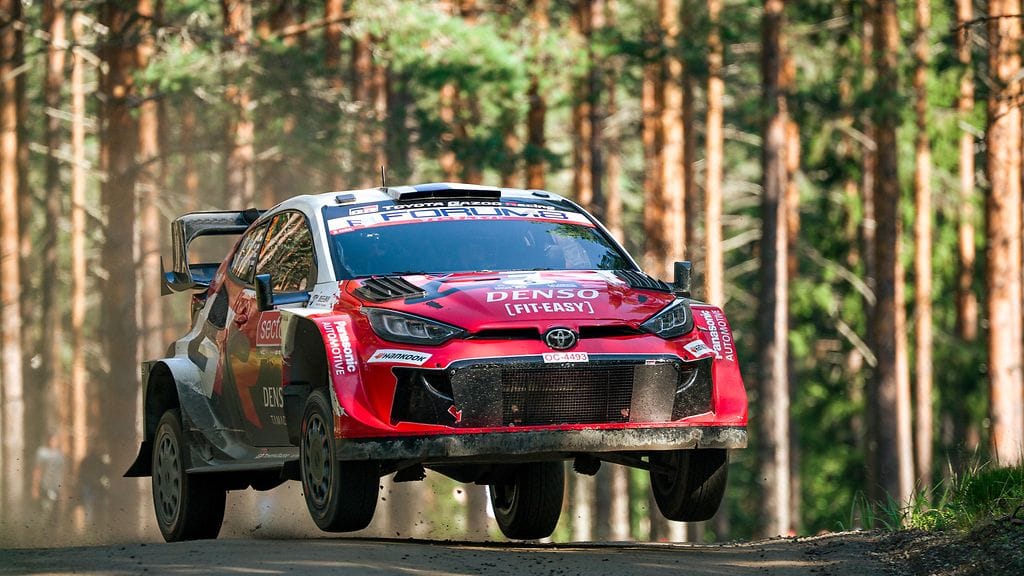 Sami Pajari on MM-sarjassa toisena, 17 pistettä Toyota-tallikaveri Elfyn Evansia jäljessä.