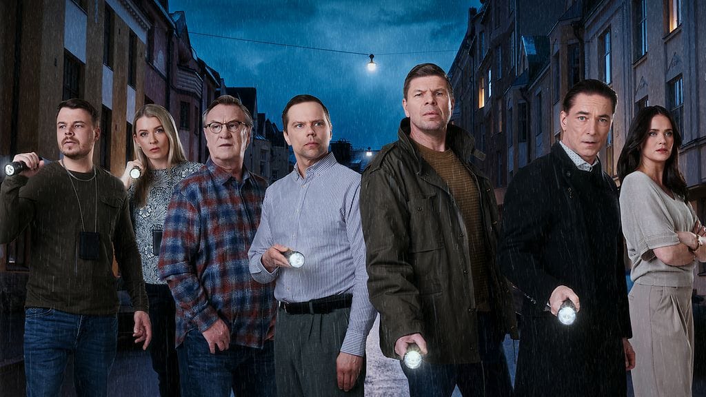Vuonna 1999 alkaneesta Salatut elämät -sarjasta nähdään jo 5000. jakso.