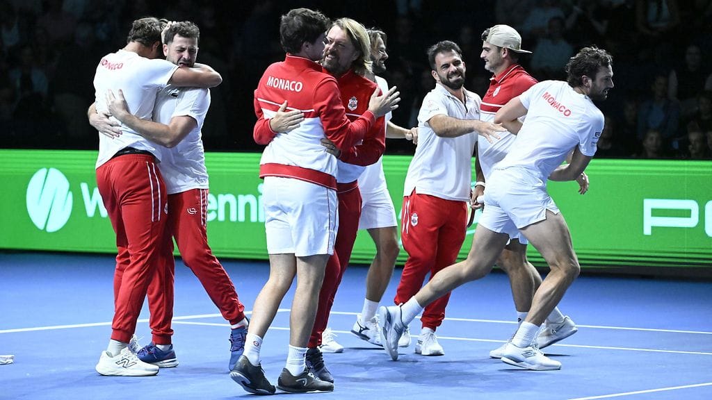 Monaco juhli Suomen kaatoa railakkaasti.