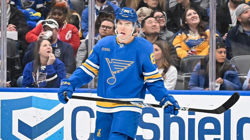 NHL-pelipaikasta kamppaileva Aleksanteri Kaskimäki sai suitsutusta.