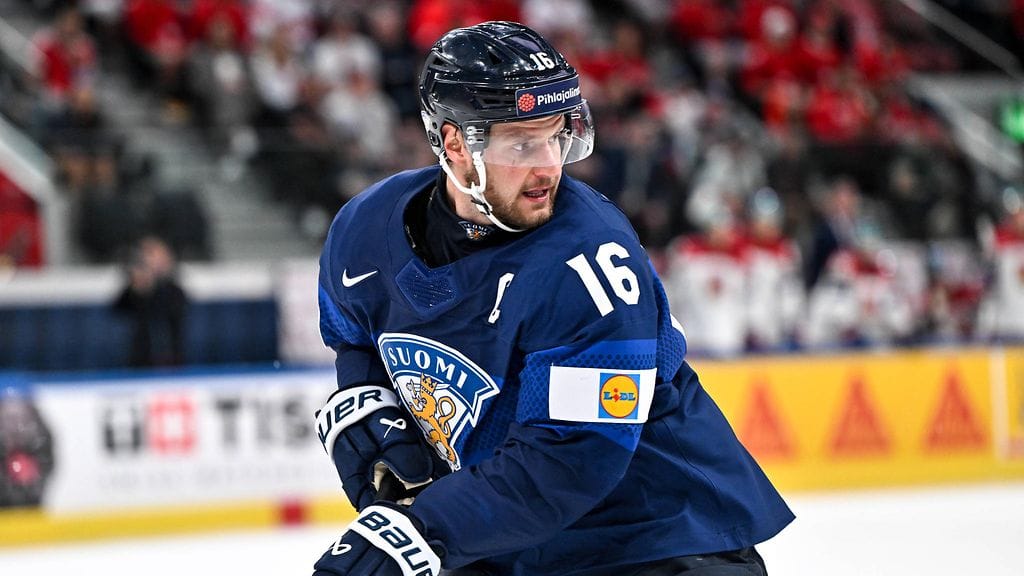 Aleksander Barkov palaa Florida-nutussa jäälle tulevana yönä.