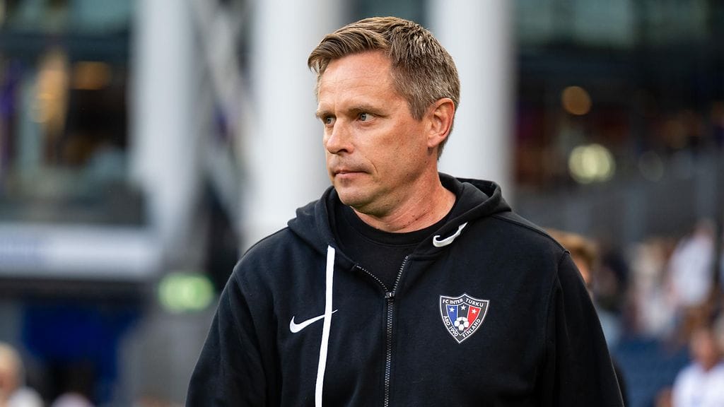 MTV Urheilun tietojen mukaan Hibernian on osoittanut kiinnostusta Vasaraa kohtaan, mutta valmentaja on tällä hetkellä täysin keskittynyt FC Interin mestaruustaistoon.