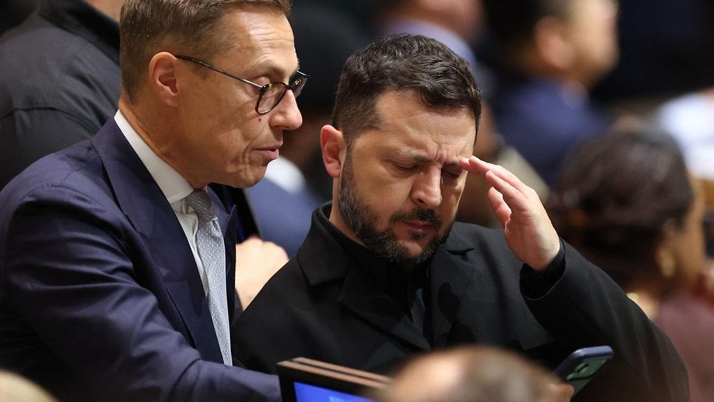 Alexander Stubb saa puhelimensa sisällöllä Volodymyr Zelenskyin hyvin hämmentyneen oloiseksi tiistaina YK:n huippukokouksessa.