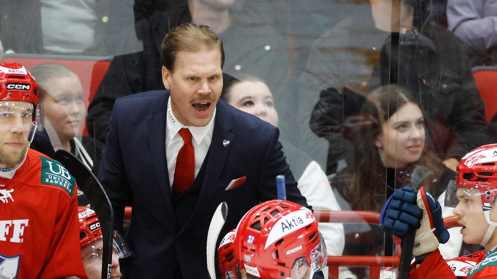 Olli Jokisen luotsaamaa HIFK hävisi sarjakärjelle JYPille maalein 3-4.